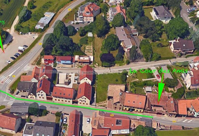 Номер Стандарт, La Cour Des Amis