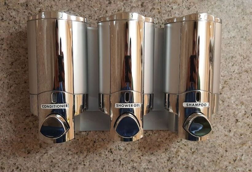 Номер Deluxe, Airport Waterfront Inn