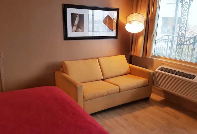 Номер Deluxe Одноместный, Airport Waterfront Inn