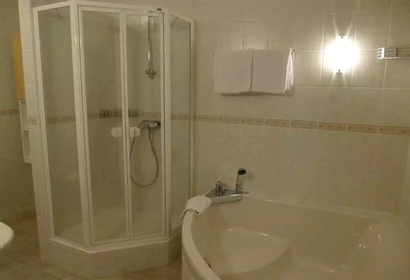 スタンダードスタジオ, Albergo Giardino