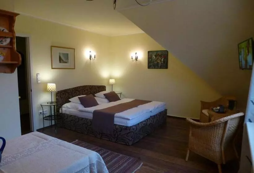 スタンダードスタジオ, Albergo Giardino