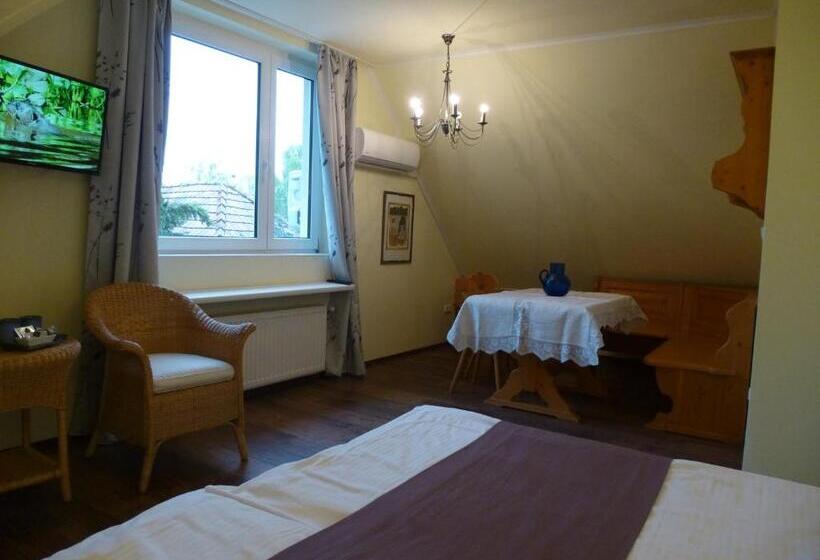 Студия Стандарт, Albergo Giardino