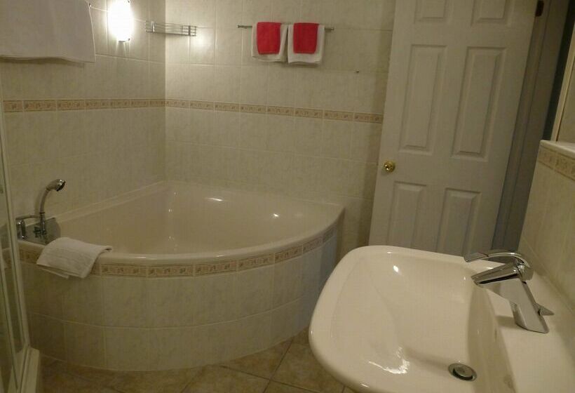 Студия Стандарт, Albergo Giardino