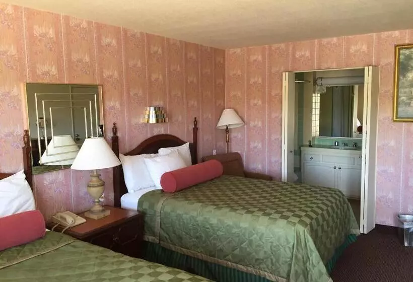 ２ダブルベッドのスタンダードルーム, Americas Best Value Inn And Suites  Yucca Valley
