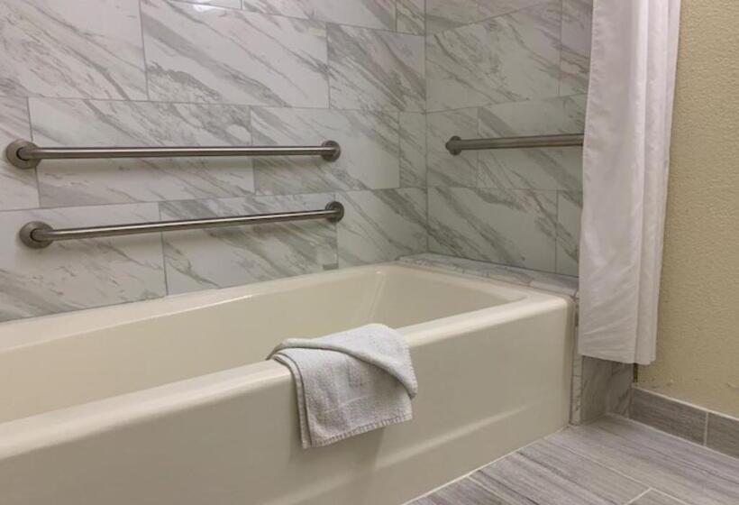 适合残疾人士使用的带超级大床的标准间, Americas Best Value Inn And Suites  Yucca Valley