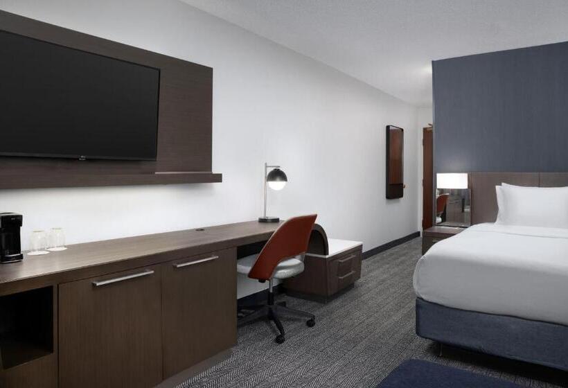 Büyük Çift Kişilik Yataklı Standart Oda, Courtyard By Marriott Lakeland