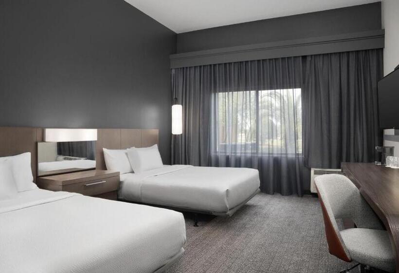 Standart Oda, Courtyard By Marriott Lakeland