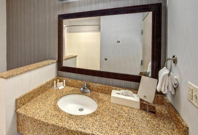 스위트 킹사이즈 침대, Courtyard By Marriott Troy