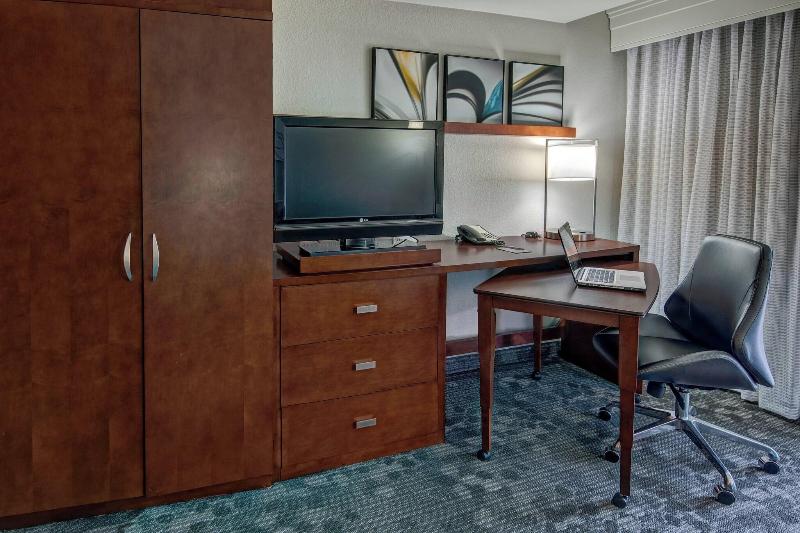 带大床的标准间, Courtyard By Marriott Troy