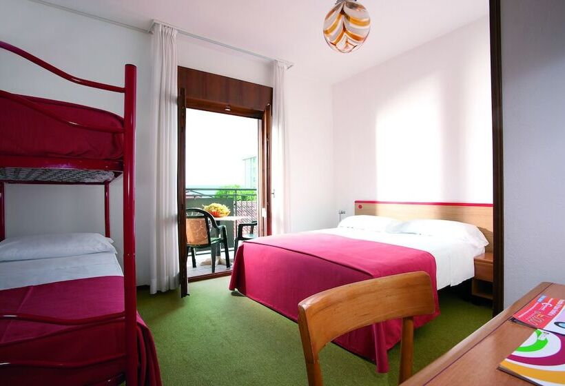 اتاق استاندارد چهار تخته, Diana