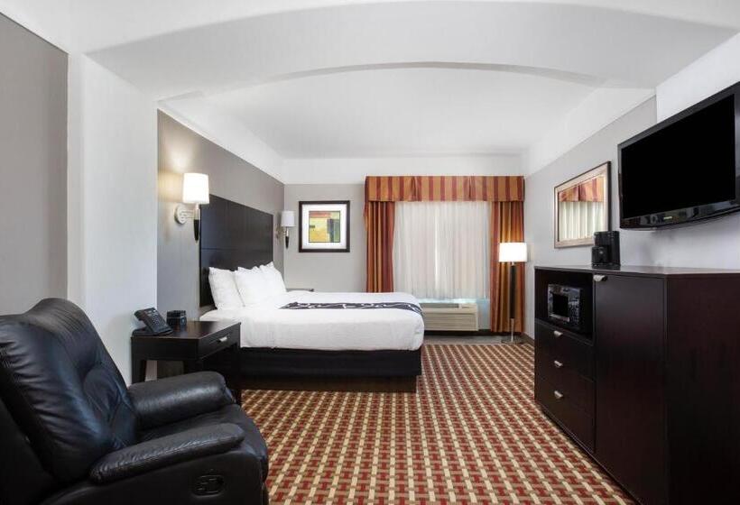 Номер Executive Кровать Кинг, La Quinta Inn & Suites By Wyndham Raymondville