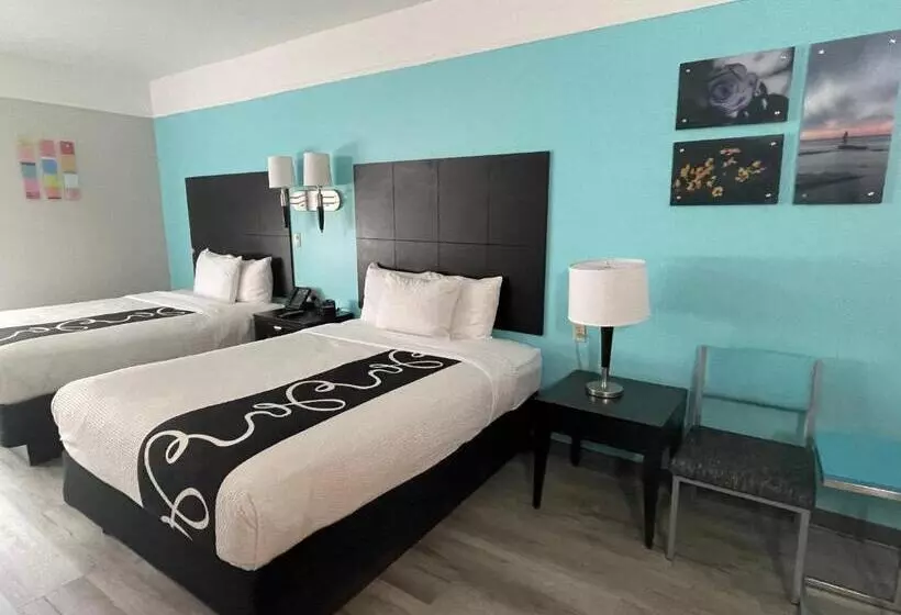 デラックスルーム, La Quinta Inn & Suites By Wyndham Raymondville