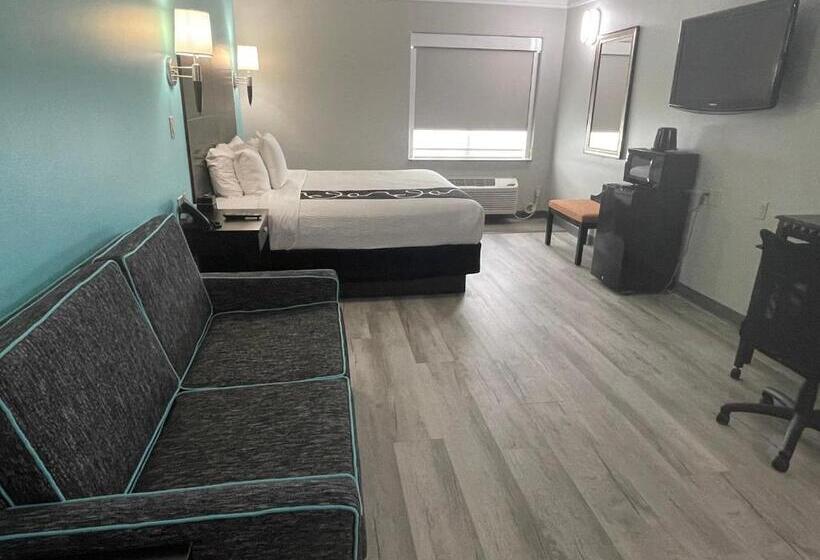 Номер Executive Кровать Кинг, La Quinta Inn & Suites By Wyndham Raymondville