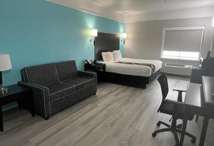 Номер Executive Кровать Кинг, La Quinta Inn & Suites By Wyndham Raymondville