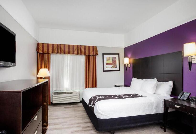 Номер Executive Кровать Кинг, La Quinta Inn & Suites By Wyndham Raymondville