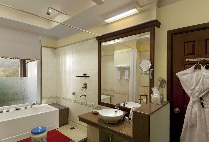 디럭스 룸, Mayfair Spa Resort & Casino