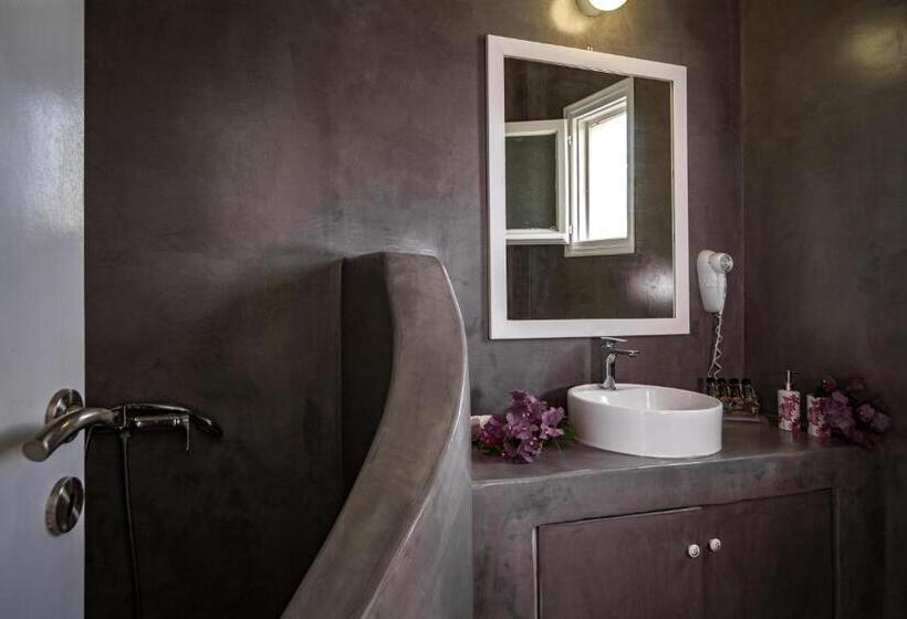 جناح ذو إطلالة, Sea Sound White Katikies