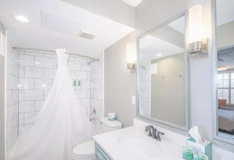デラックスジュニアスイート, Seven Hills Suites