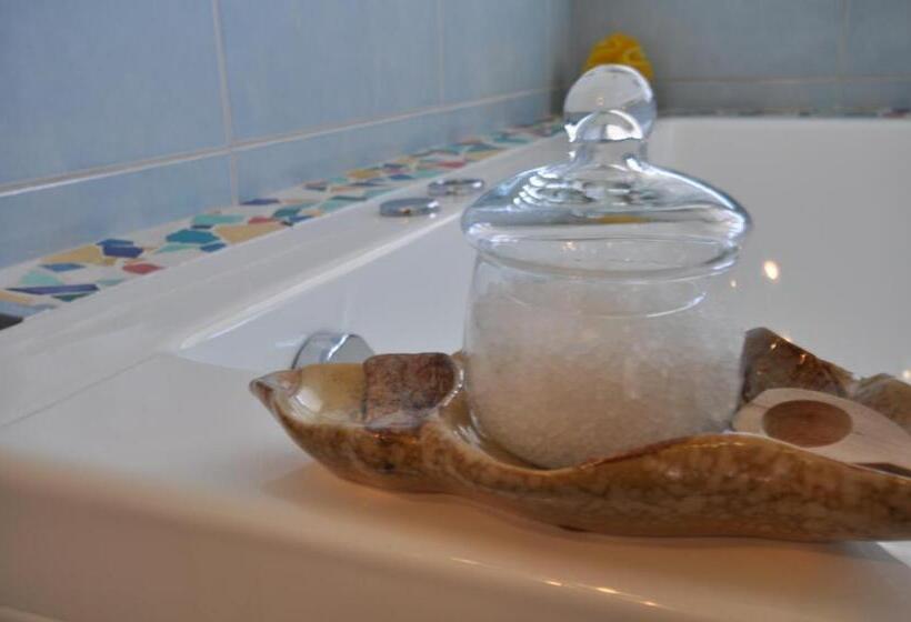 اتاق لوکس, Su Giganti