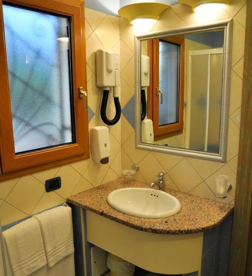 اتاق خانوادگی با چشمانداز دریا, Su Giganti