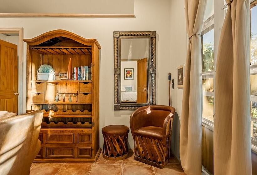 스위트, Tubac Country Inn