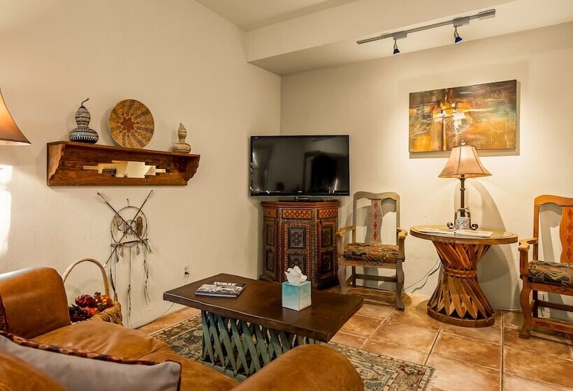 Люкс, Tubac Country Inn