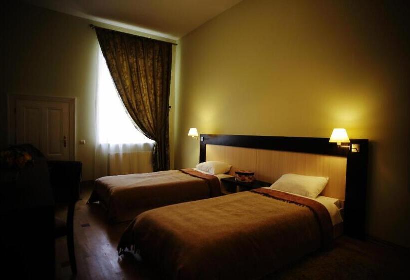 غرفة إقتصادية رباعية, Mini Hotel Under The Roof