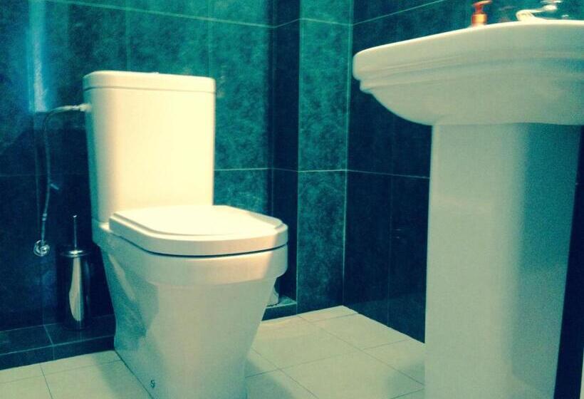 غرفة عائلية, Mini Hotel Under The Roof