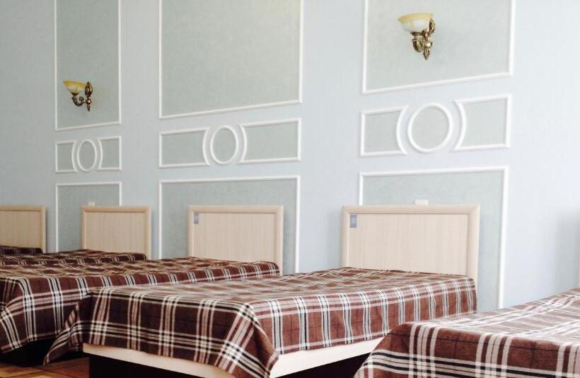 غرفة عائلية, Mini Hotel Under The Roof