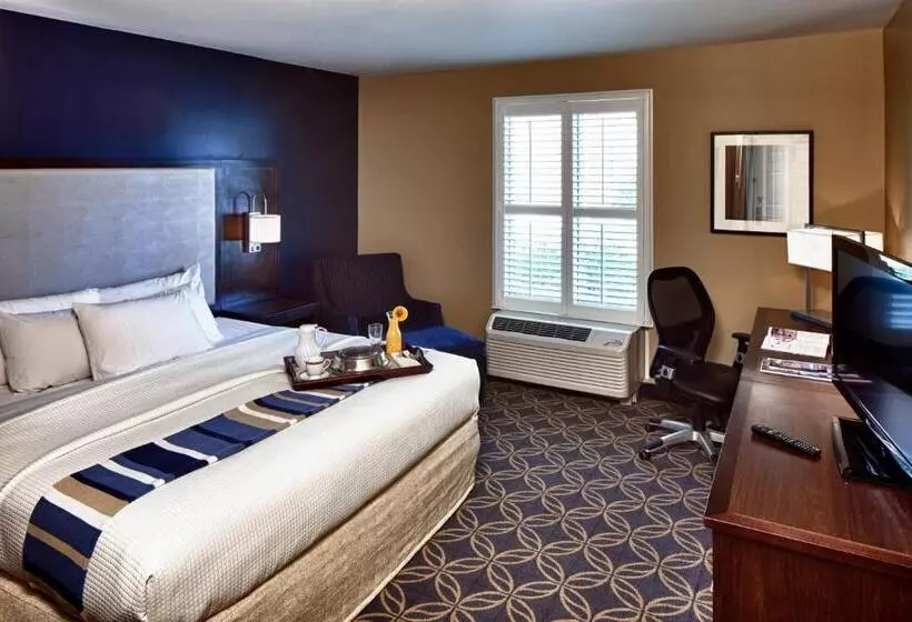キングサイズベッドのスタンダードルーム, Nationwide Hotel And Conference Center