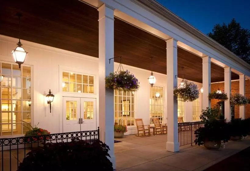 キングサイズベッドのスイートルーム, Nationwide Hotel And Conference Center