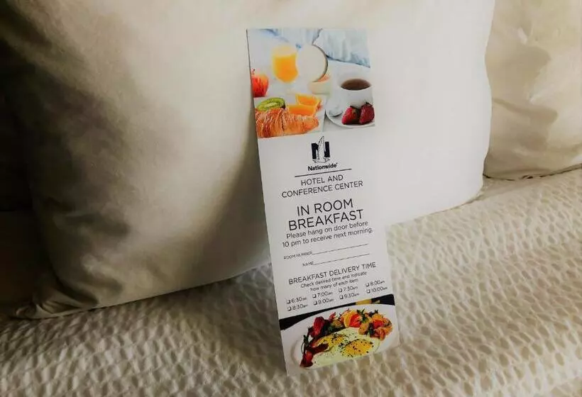 キングサイズベッドのデラックススイート, Nationwide Hotel And Conference Center