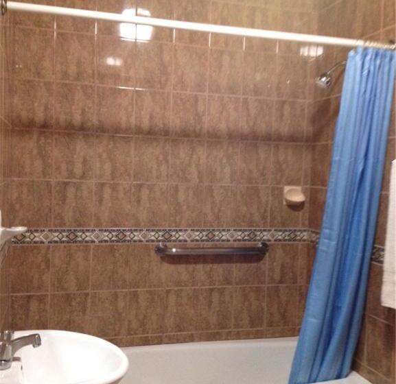 带大床的标准间, Walls Motel Long Beach