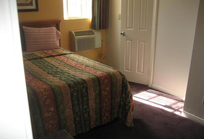 标准间, Walls Motel Long Beach