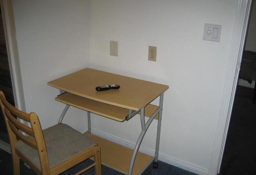 标准间, Walls Motel Long Beach