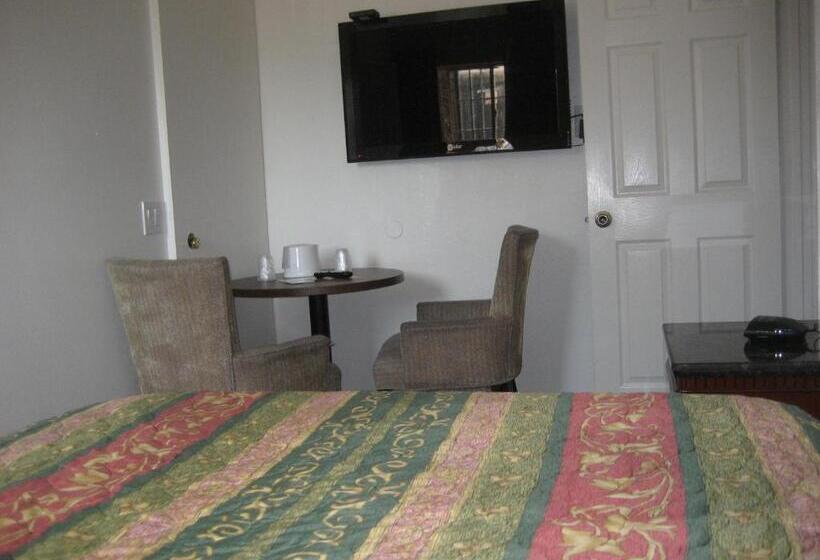 标准间, Walls Motel Long Beach