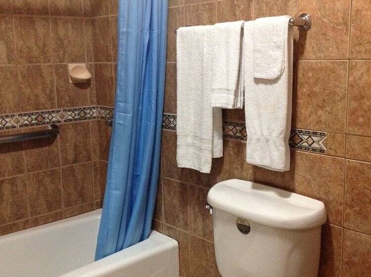 标准间, Walls Motel Long Beach