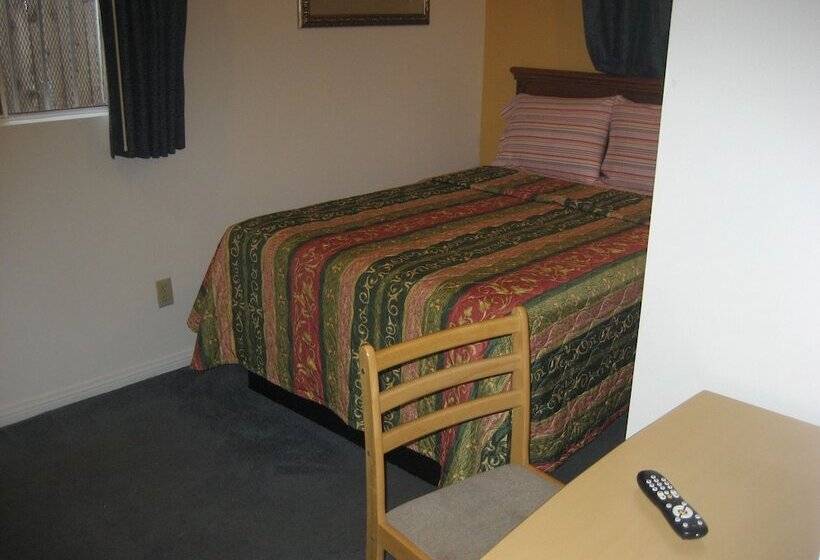 标准间, Walls Motel Long Beach