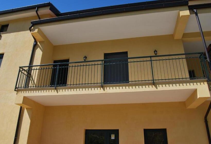 غرفة قياسية ثلاثية ذات اطلالة, Agriturismo La Turritella