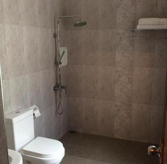 豪华三人间, Mount Pleasant