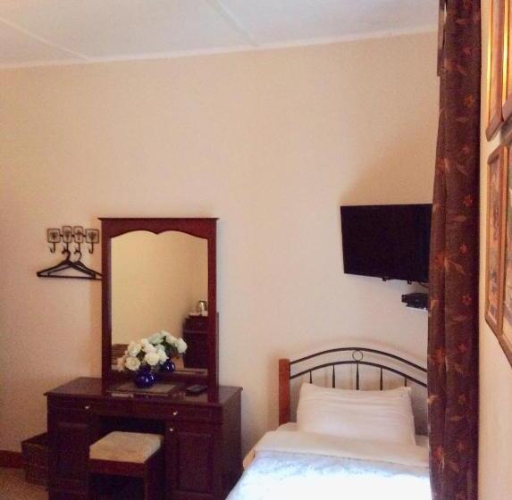 豪华三人间, Mount Pleasant