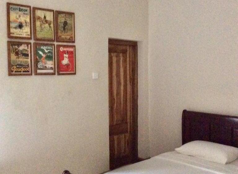 豪华三人间, Mount Pleasant