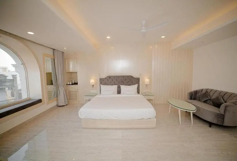 Juniorsviitti, Pearl Courtyard
