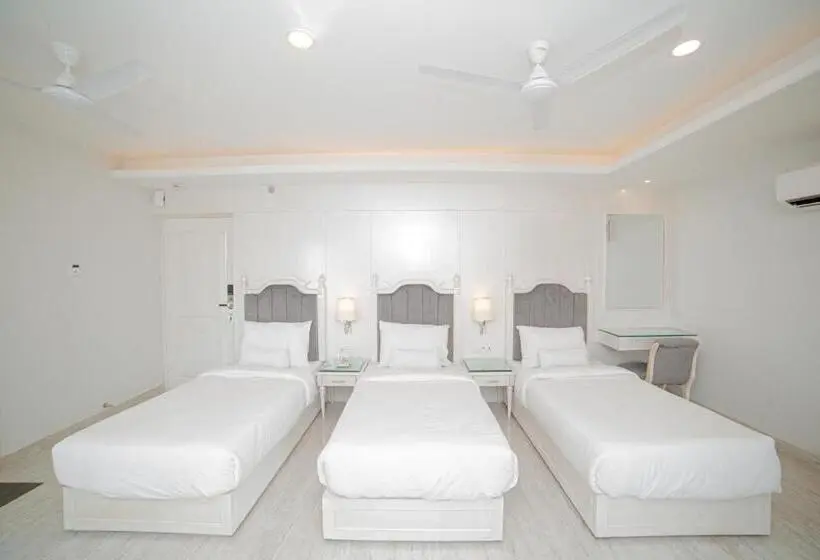Standard Kolmen Hengen Huone, Pearl Courtyard