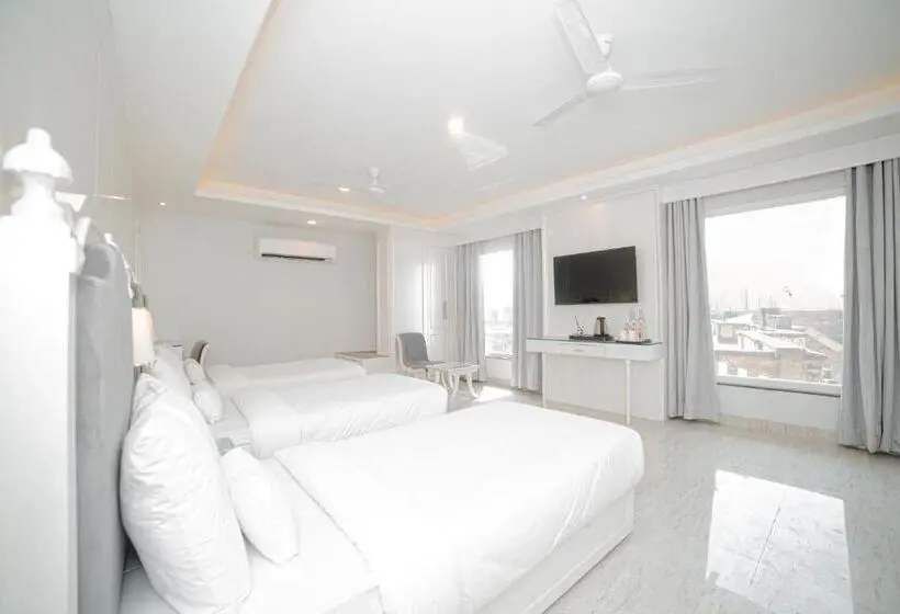 Standard Kolmen Hengen Huone, Pearl Courtyard