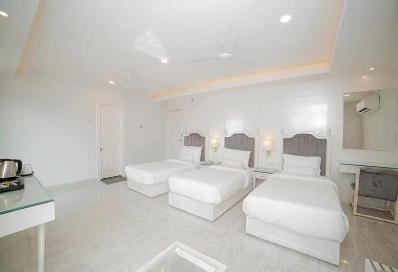 Standard Kolmen Hengen Huone, Pearl Courtyard