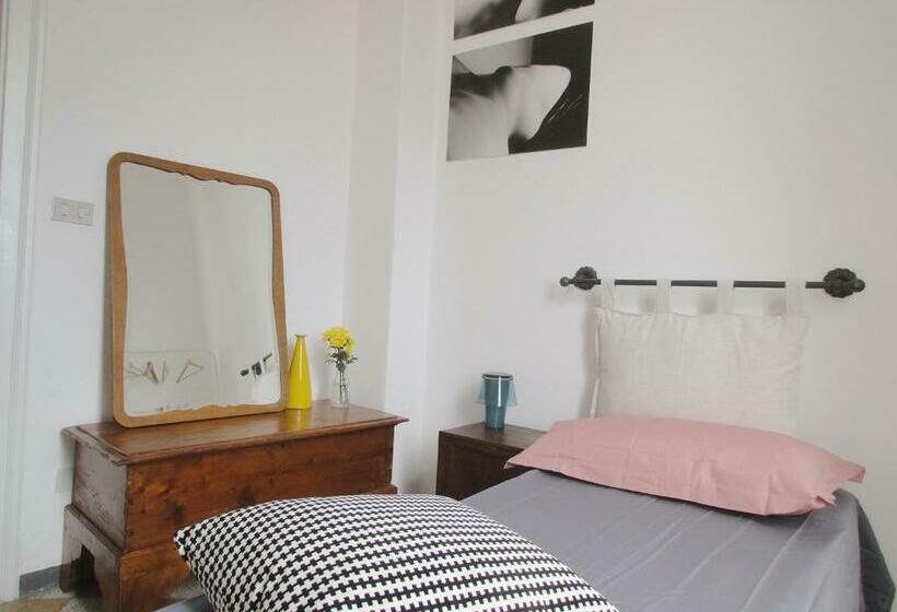 带共用浴室的标准房间, Serafino B&b