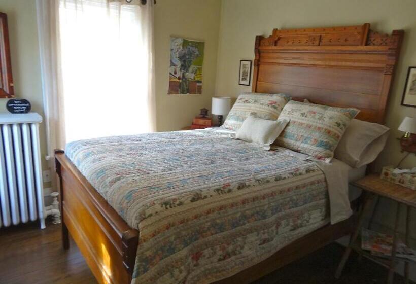 غرفة إقتصادية, The Captain S House Heritage Bed & Breakfast