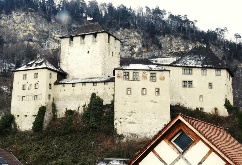 غرفة قياسية, Hecht