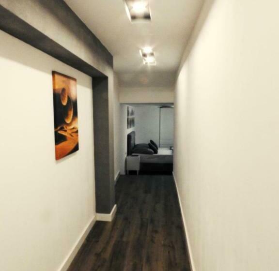 غرفة قياسية, Hecht